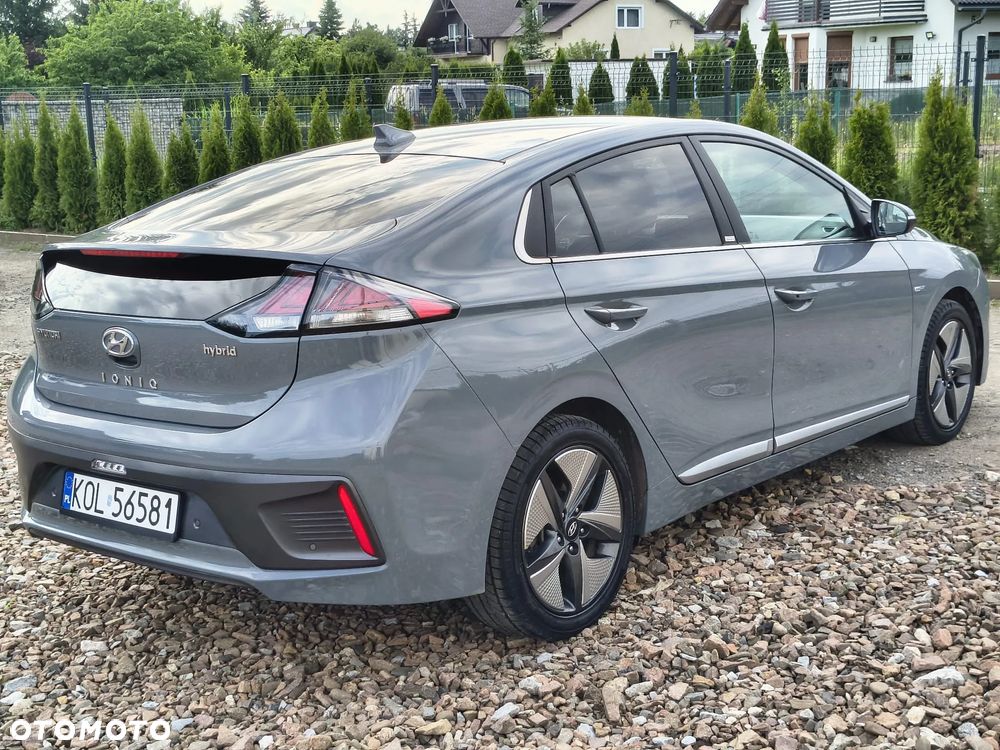 Hyundai IONIQ Hybrid Platinum - 24