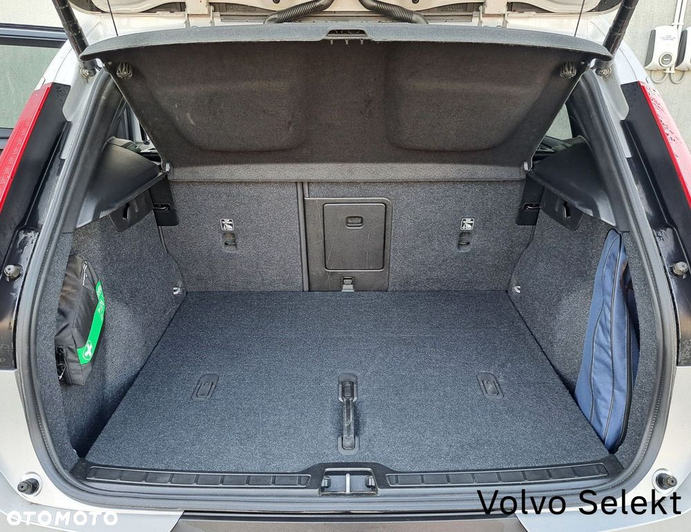 Volvo XC 40 - 32