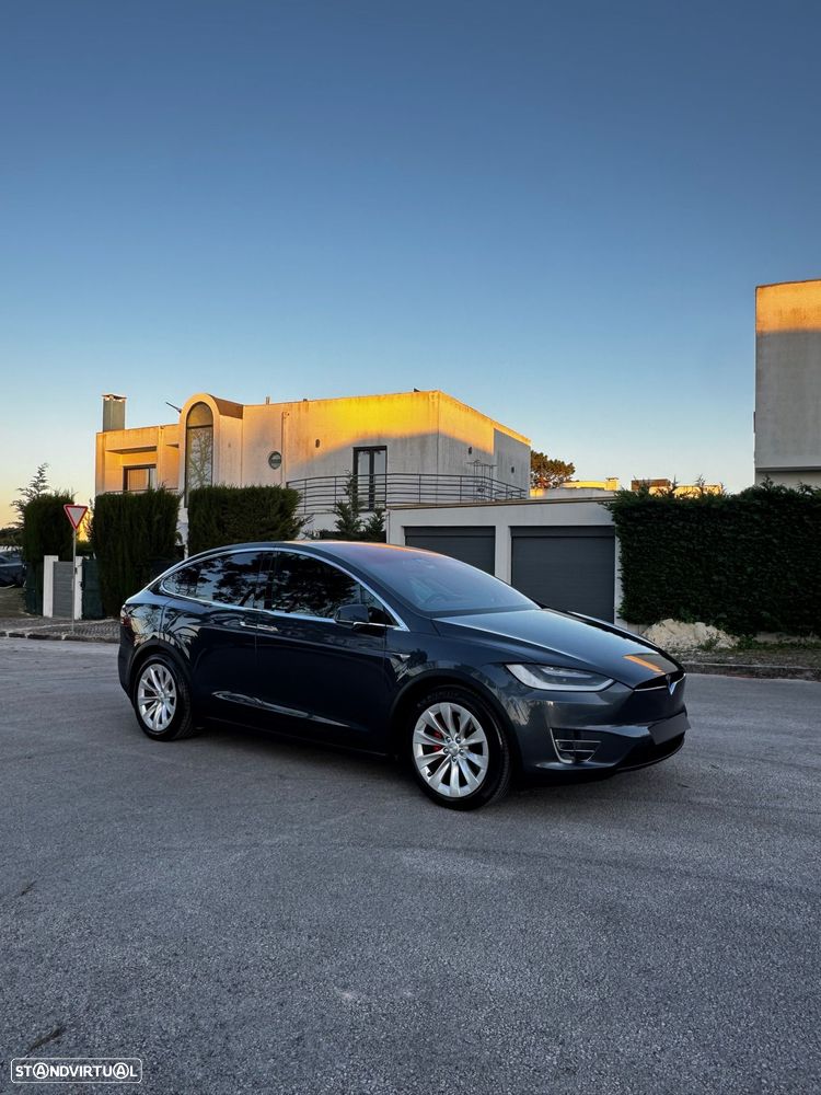 Tesla Model X 90D - 1