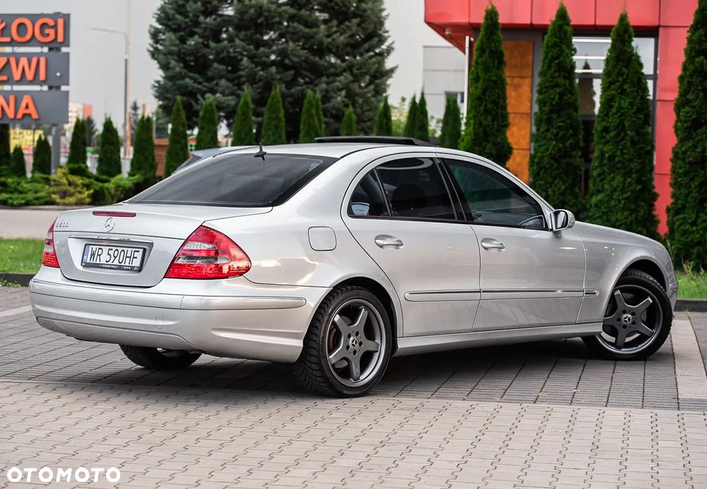 Mercedes-Benz Klasa E 500 T Avantgarde Sport Edition AMG - 9
