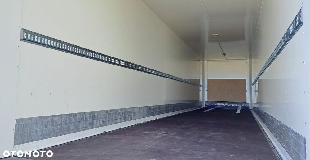 Wielton Naczepa furgon - 8