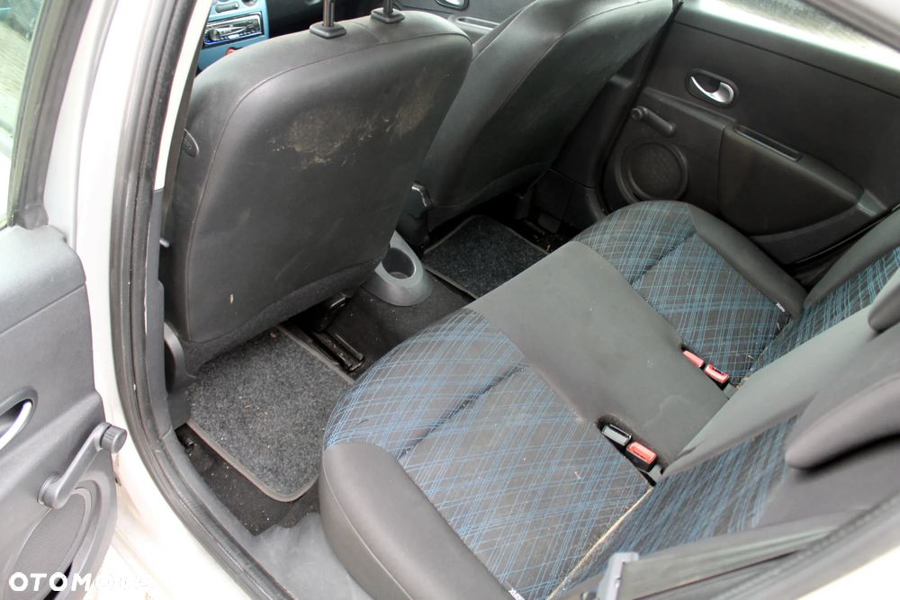 Renault Clio - 13