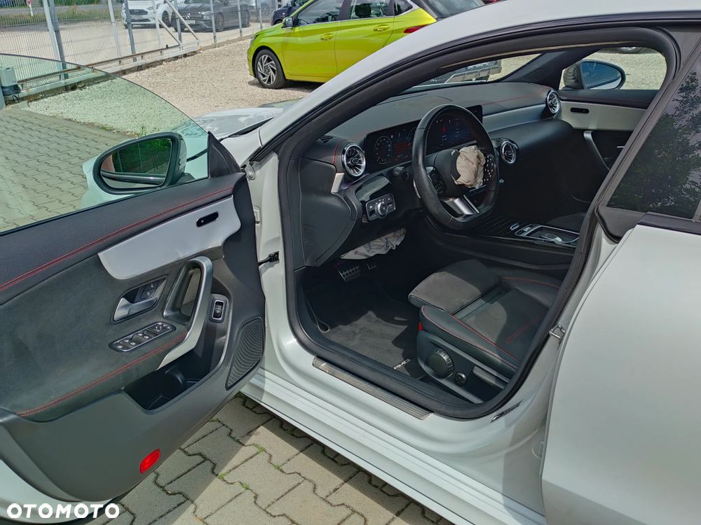 Mercedes-Benz CLA 200 mHEV AMG Line 7G-DCT - 13