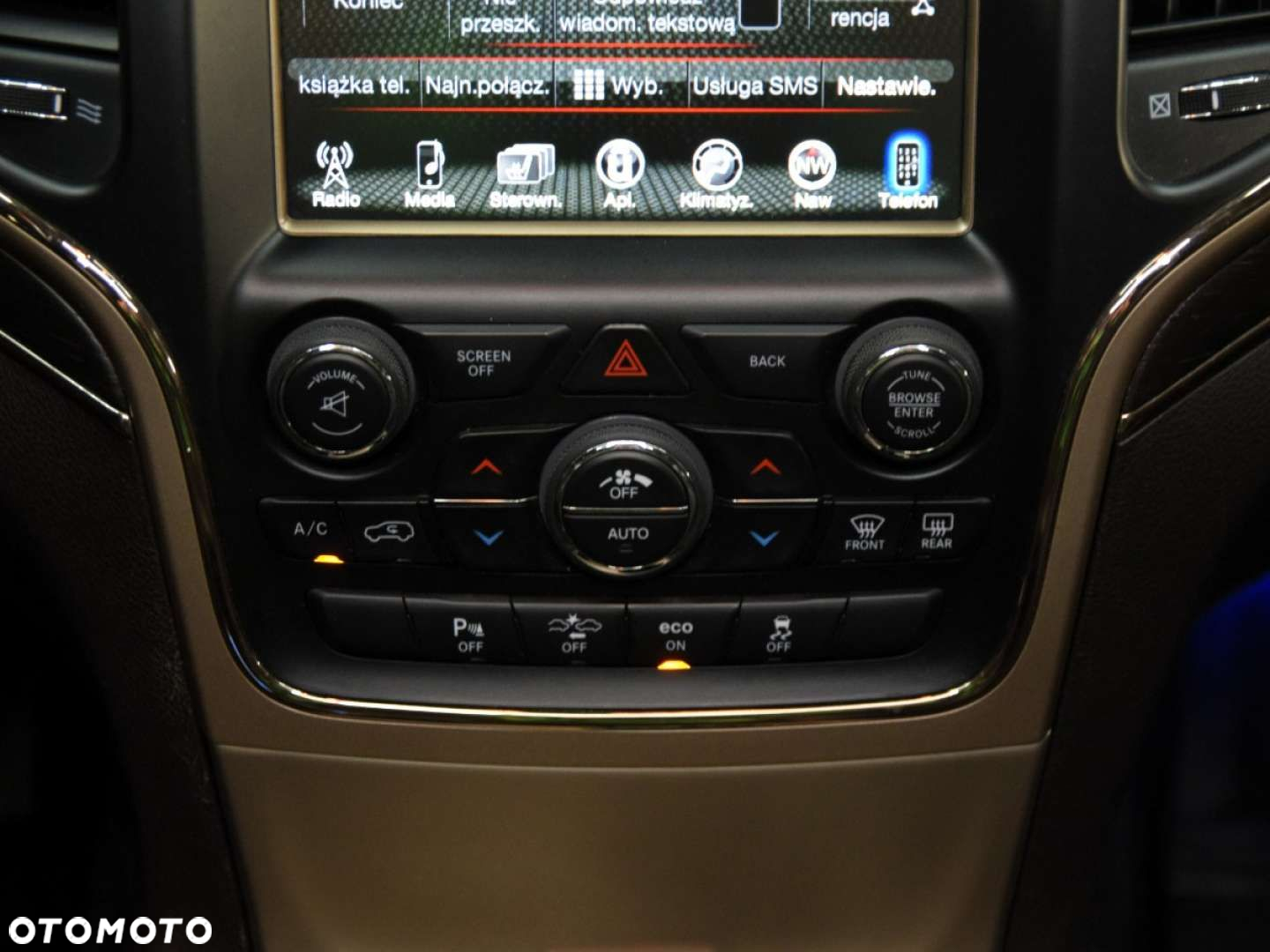 Jeep Grand Cherokee - 23