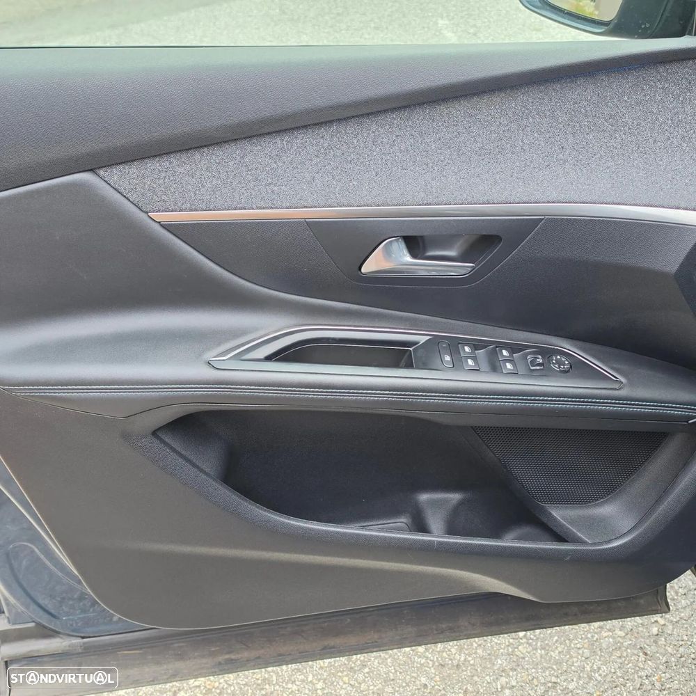 Peugeot 3008 1.6 Hybrid Allure Pack e-EAT8 - 11