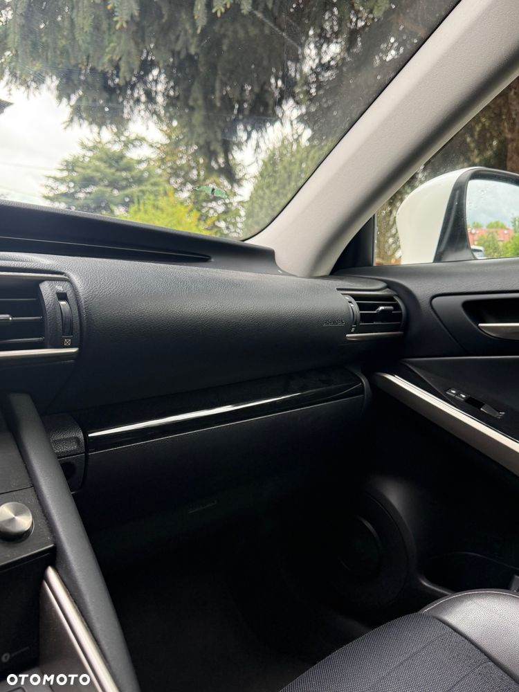 Lexus IS 200t / 300 Elegance - 22