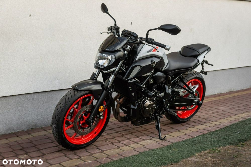 Yamaha MT - 7