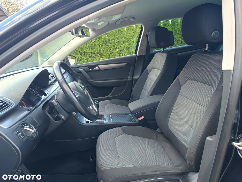 Volkswagen Passat 2.0 Blue TDI SCR Trendline - 26