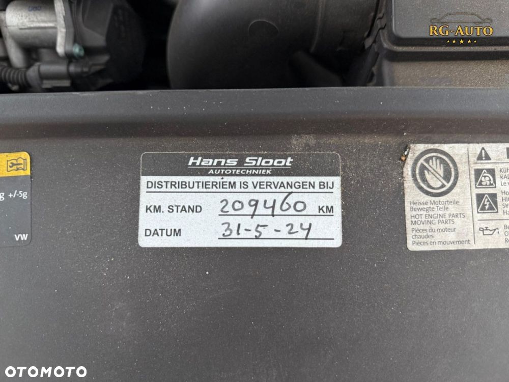 Volkswagen Passat - 32