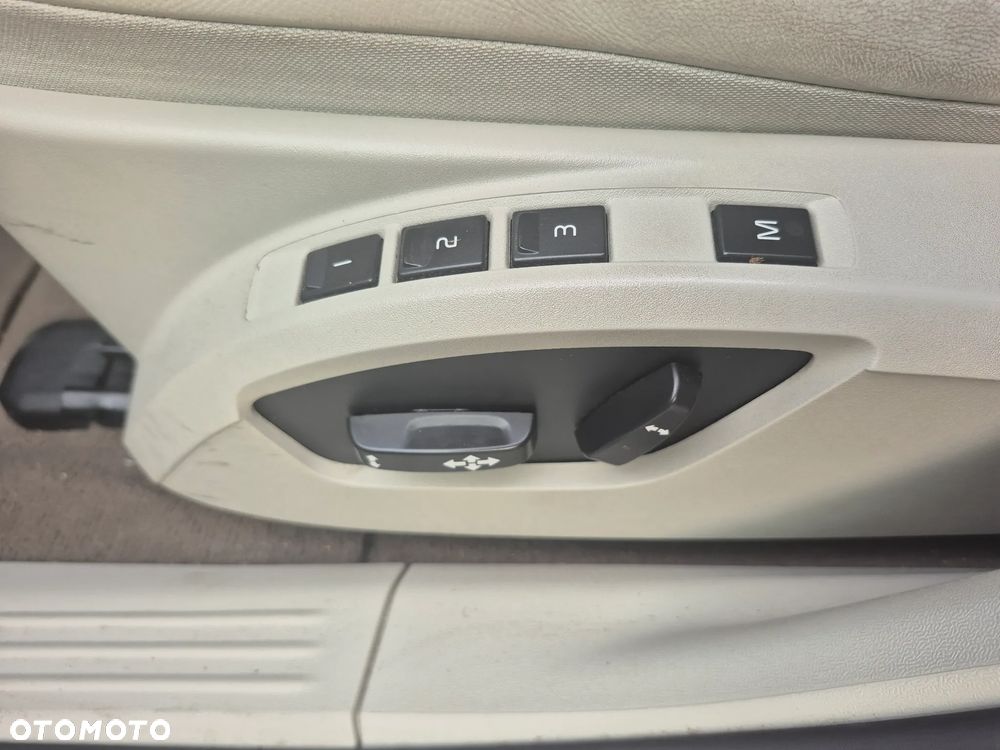 Volvo V40 D3 Summum - 35