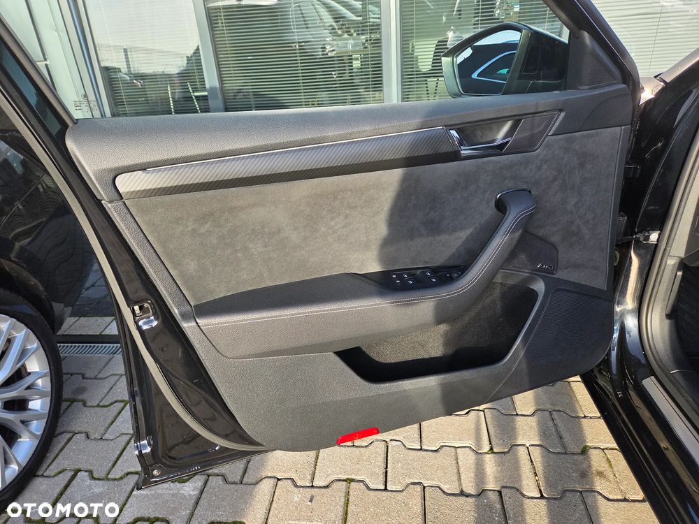 Skoda Superb 2.0 TDI SCR 4x4 Sportline DSG - 29