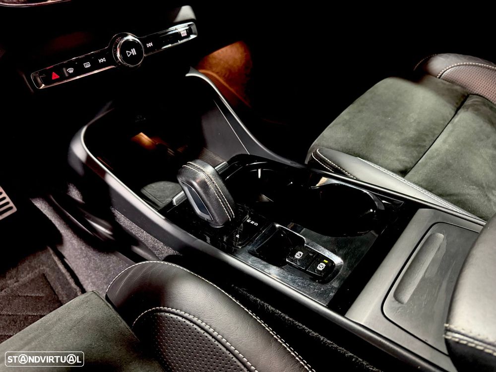 Volvo XC 40 2.0 D3 R-Design Geartronic - 57
