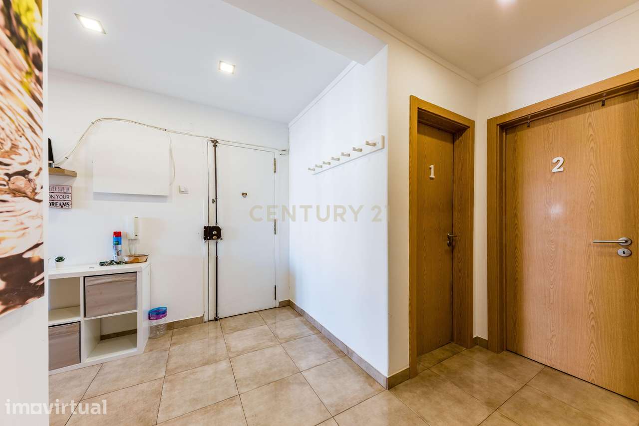 Apartamento T3 na Caparica | Excelente localização junto à NOVA FCT e - Grande imagem: 2/46