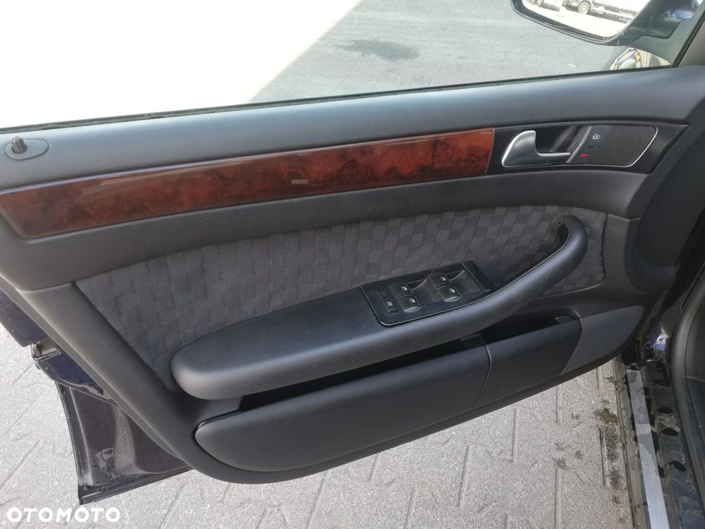 Audi A6 Avant 2.4 - 40