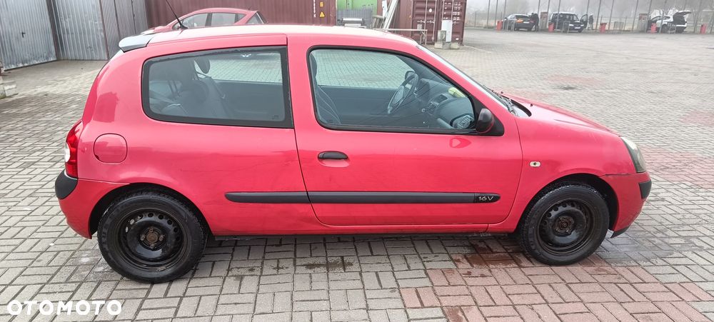 Renault Clio - 7