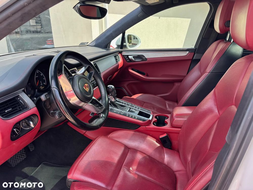 Porsche Macan Turbo - 10
