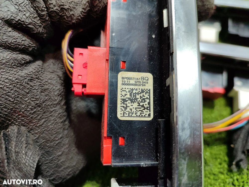 PANOU CONTROL AVARIE / TRACTIUNE (2 BUC.) AUDI A3 2.0 DIESEL 2012 COD OEM 8P0927137 / 2012-2020 - 8