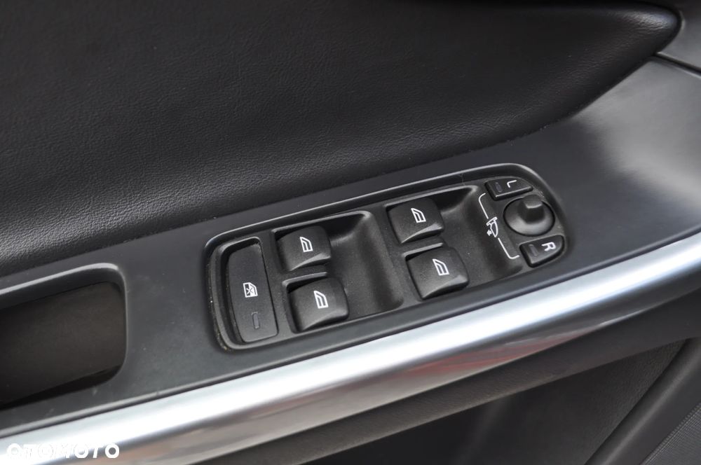 Volvo XC 60 D4 Drive-E Momentum - 11