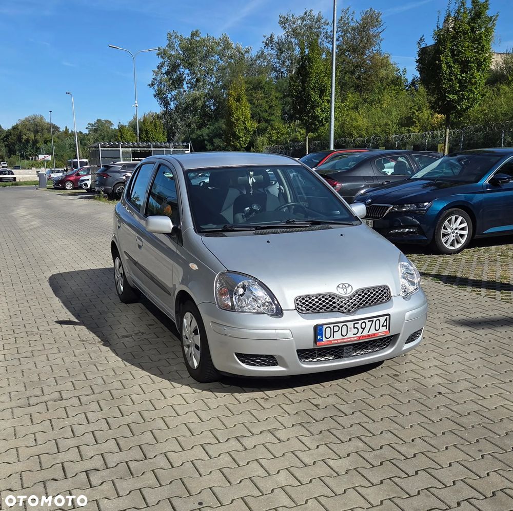 Toyota Yaris 2005 photo 2