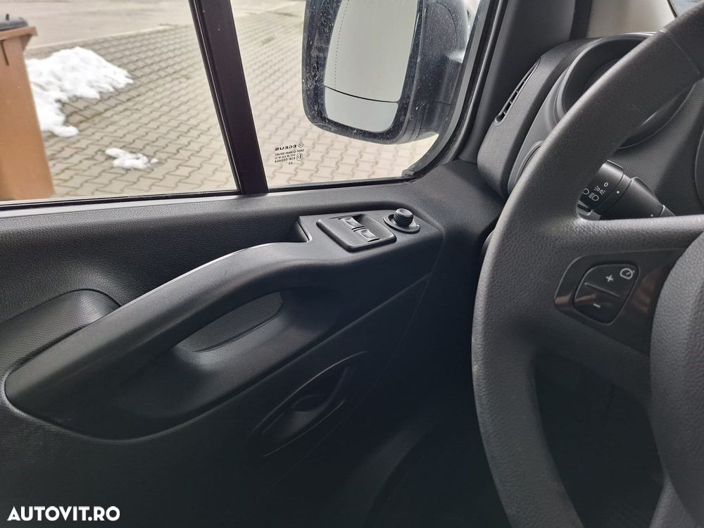 Renault Trafic 2.0 Blue dCi 120 Combi L1H1 8+1 locuri Authentique - 23