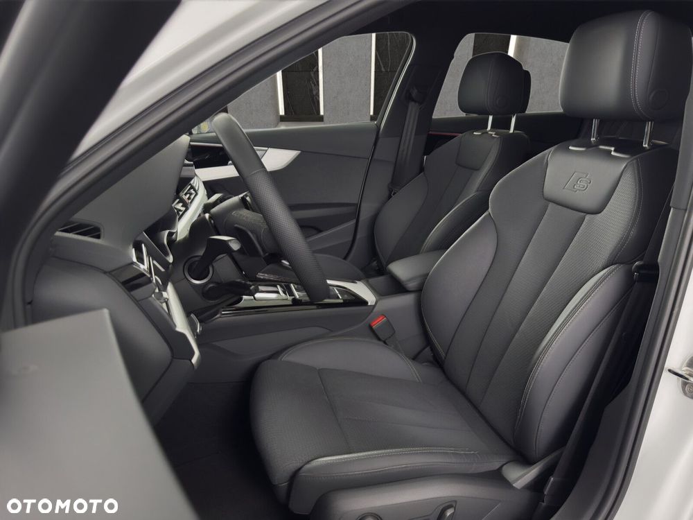 Audi A4 Limousine - 14
