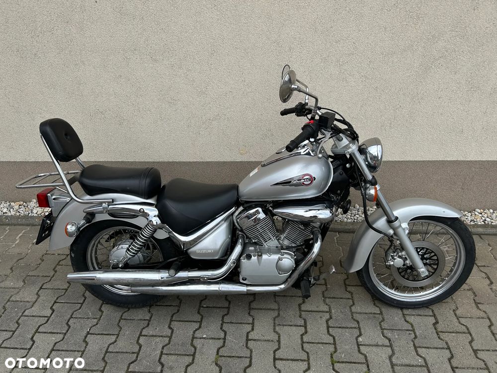 Suzuki Intruder - 8