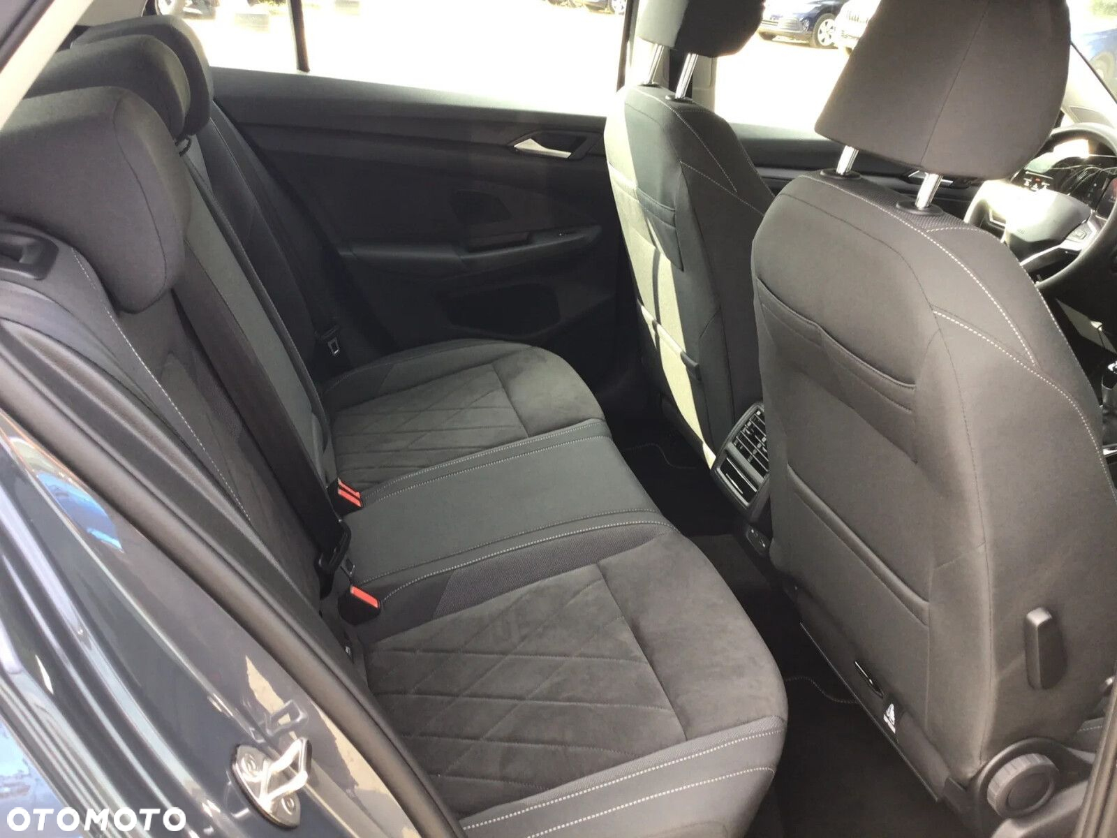 Volkswagen Golf VIII 1.5 TSI EVO Style - 18