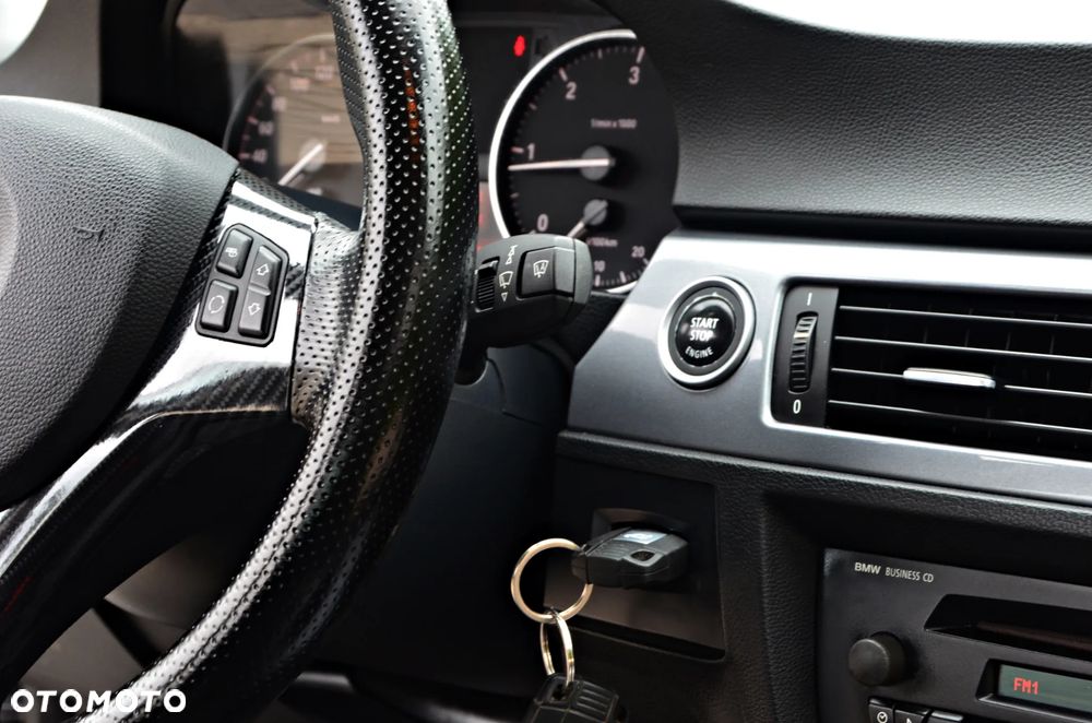BMW Seria 3 318d - 32