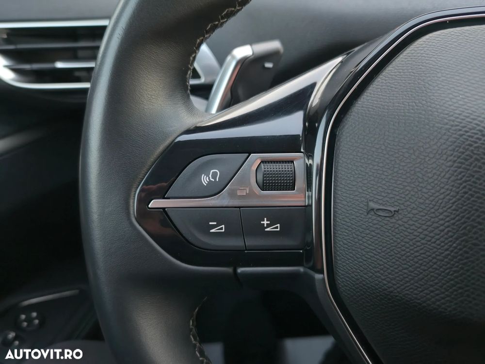 Peugeot 3008 225 e-EAT8 Allure Pack - 26