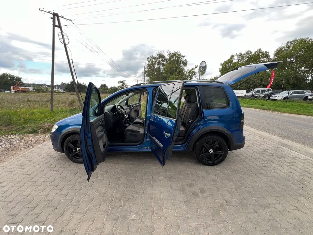 Volkswagen Touran - 5
