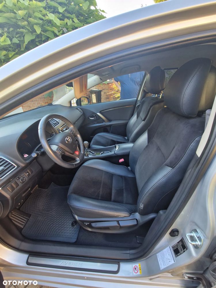 Toyota Avensis 1.8 Premium EU5 MS - 4