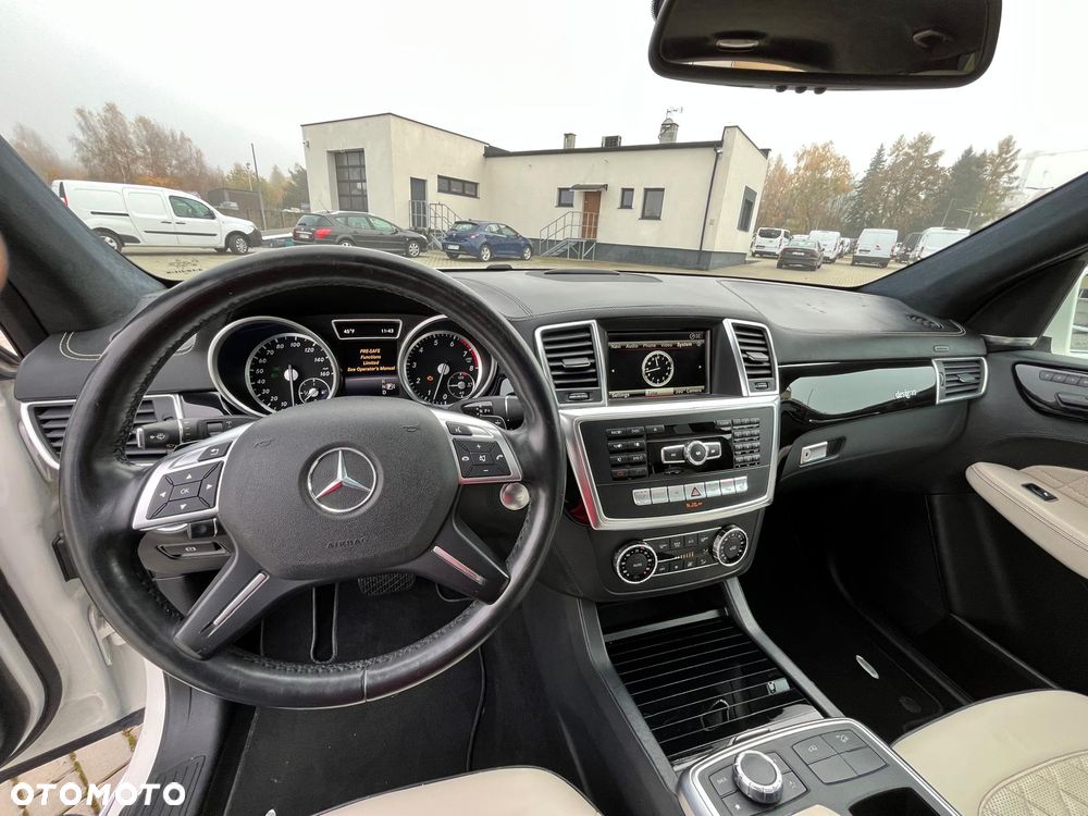 Mercedes-Benz GL 400 4Matic 7G-TRONIC - 32