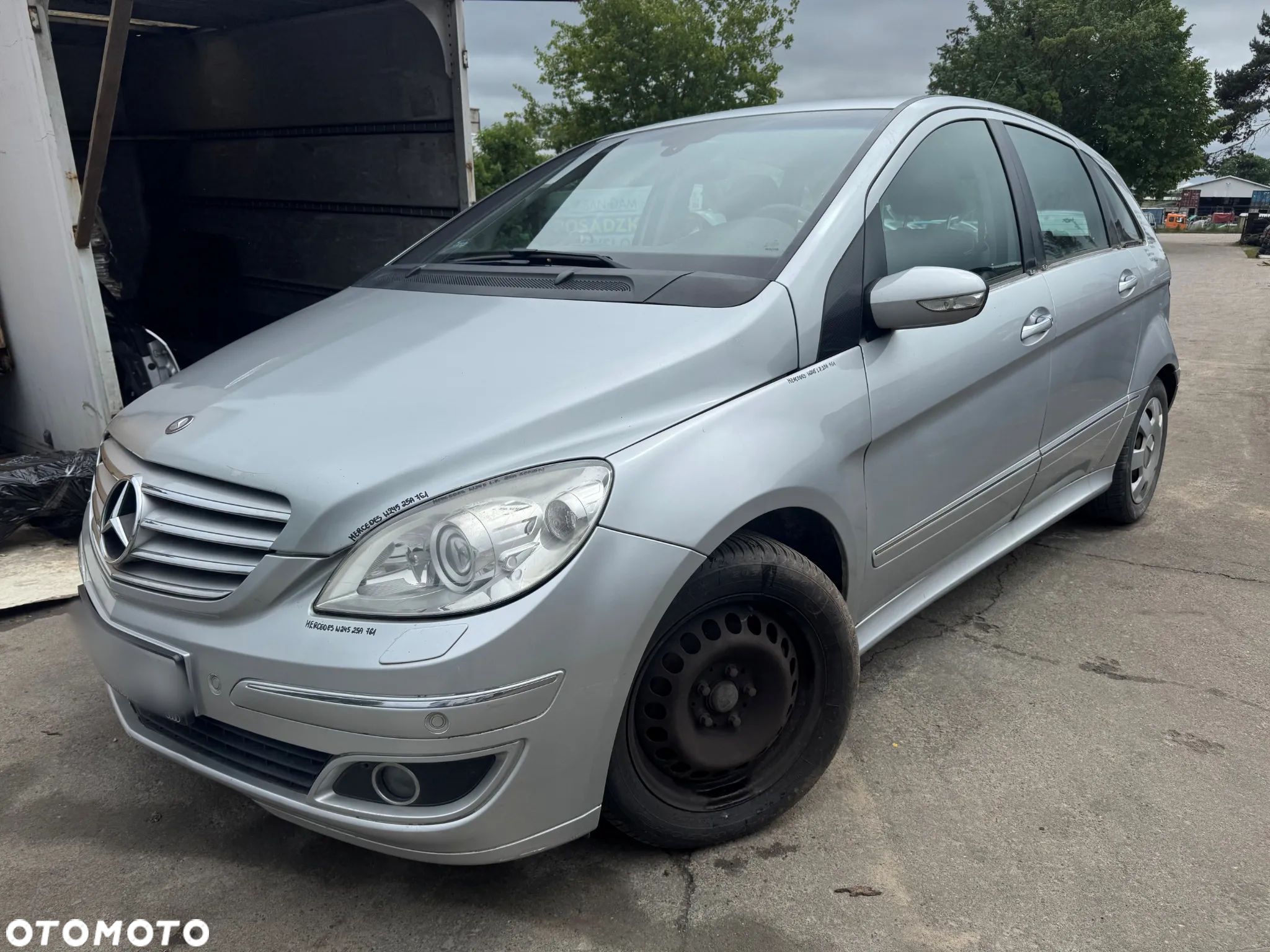 MERCEDES BENZ W245 2005 2.0 8V 136KM SREBRNY NA CZĘŚCI - 1