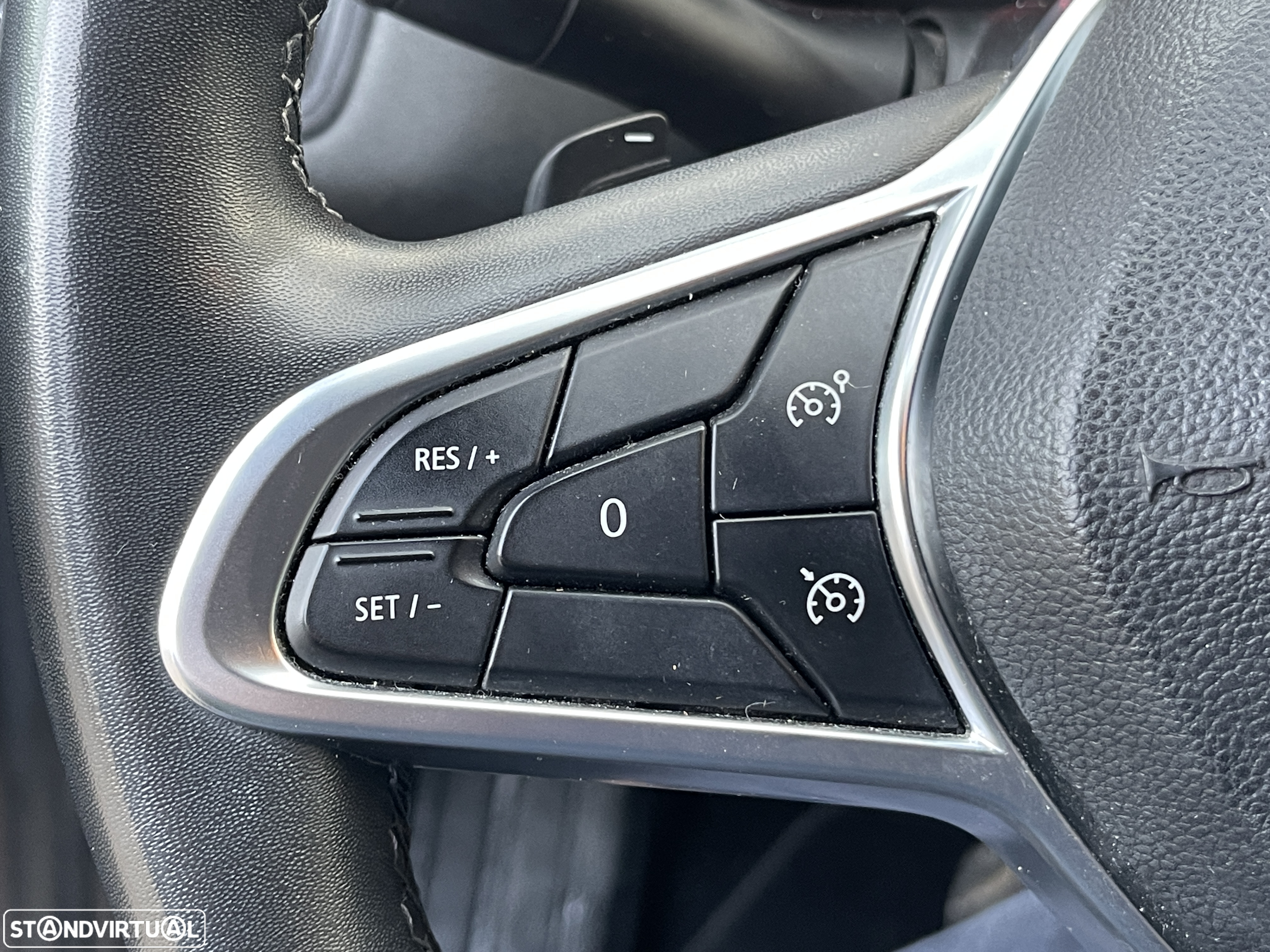 Renault Captur BLUE dCi 115 EDC BUSINESS EDITION - 16