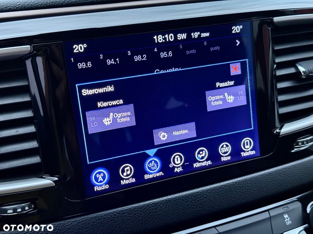 Chrysler Pacifica - 37