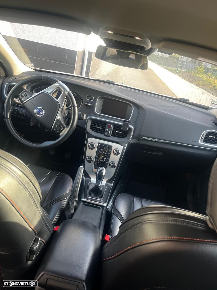 Volvo V40 Cross Country - 7