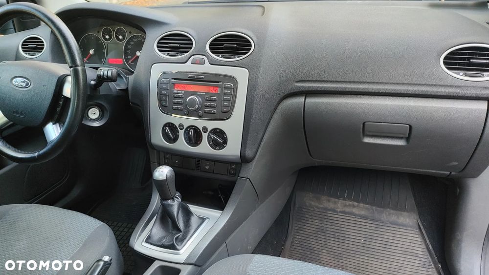 Ford Focus 1.6 TDCi Ambiente DPF - 3