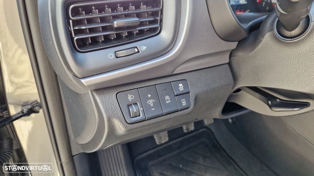 Kia Stonic 1.2 MPi Dynamic - 10