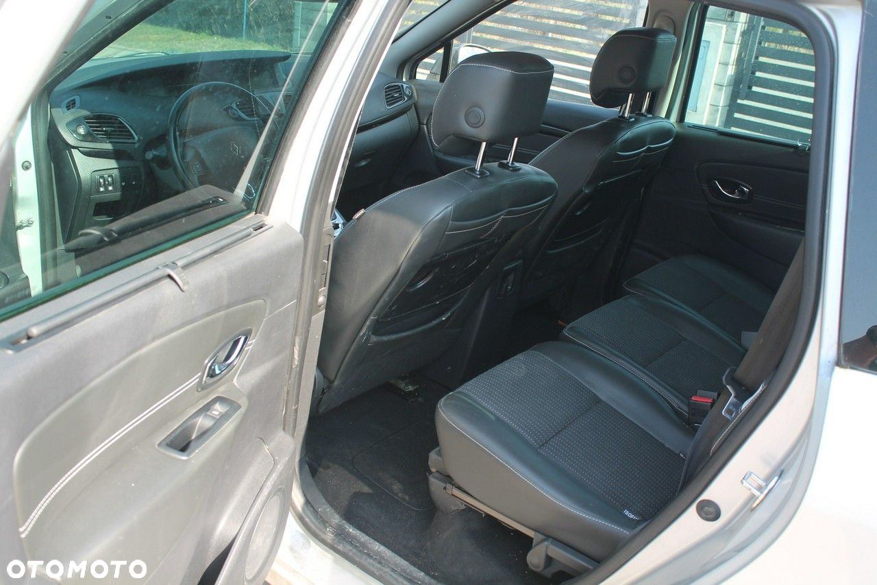 Renault Grand Scenic - 11