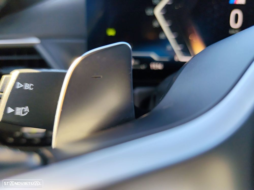 BMW 320 d Touring Pack Desportivo M Auto - 28