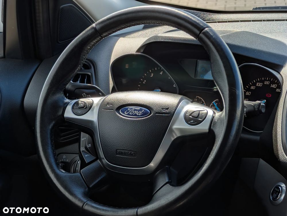Ford Kuga 1.6 EcoBoost 2x4 Titanium - 27