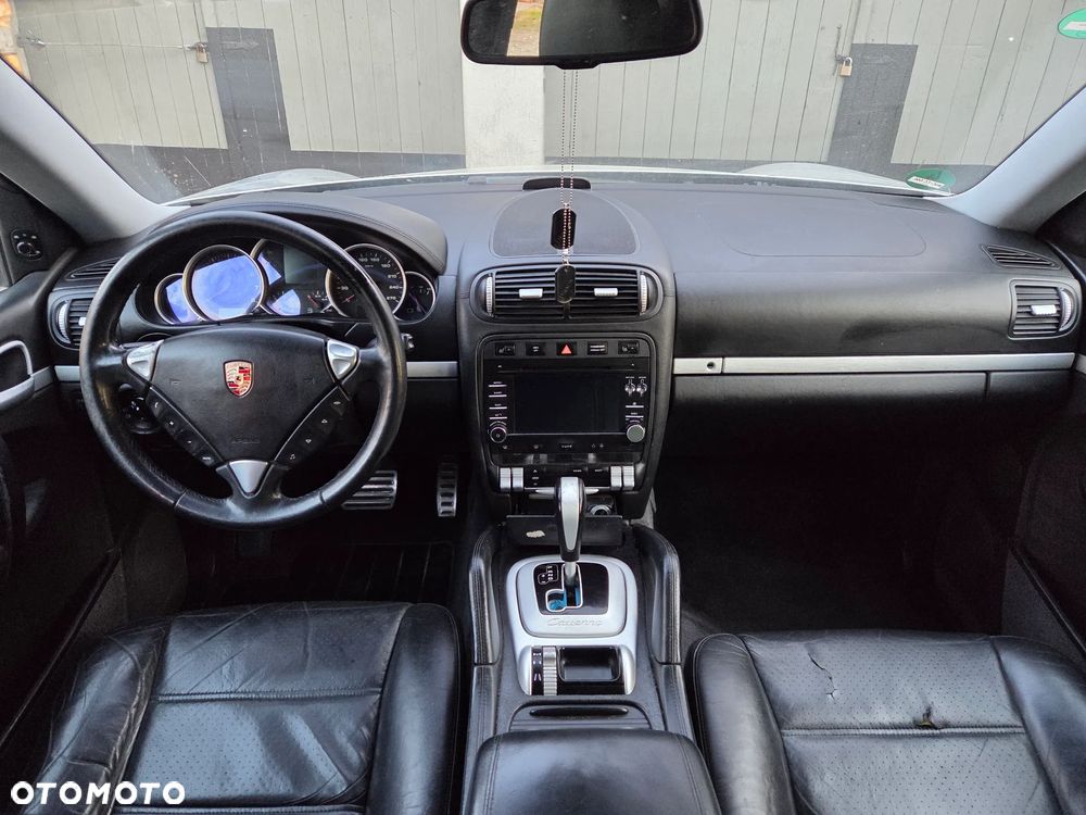 Porsche Cayenne - 9