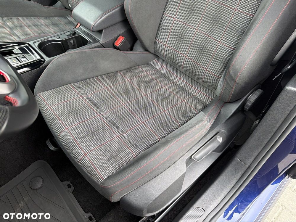 Volkswagen Golf - 13