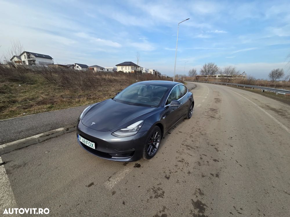 Tesla Model 3 - 10
