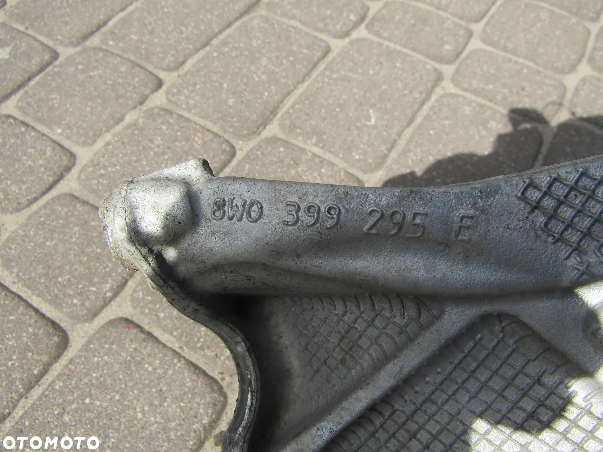 AUDI A4 B9 ŁAPA PODUSZKA LEWA STRONA PRZÓD 15 19R 1.4TFSI 8W0399295 - 3