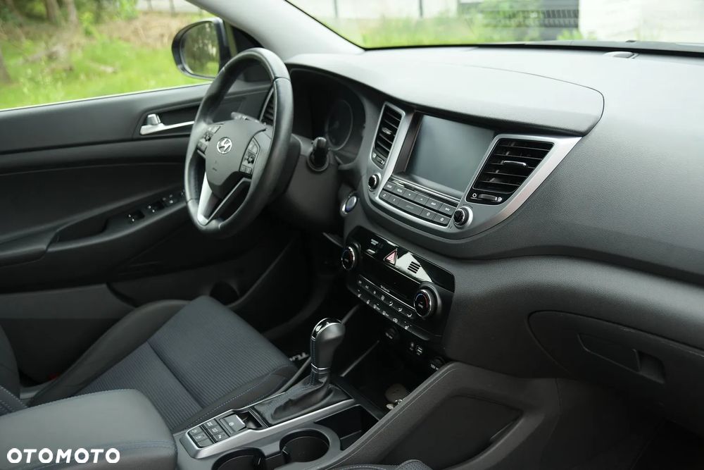 Hyundai Tucson blue 1.7 CRDi 2WD DCT Premium - 24