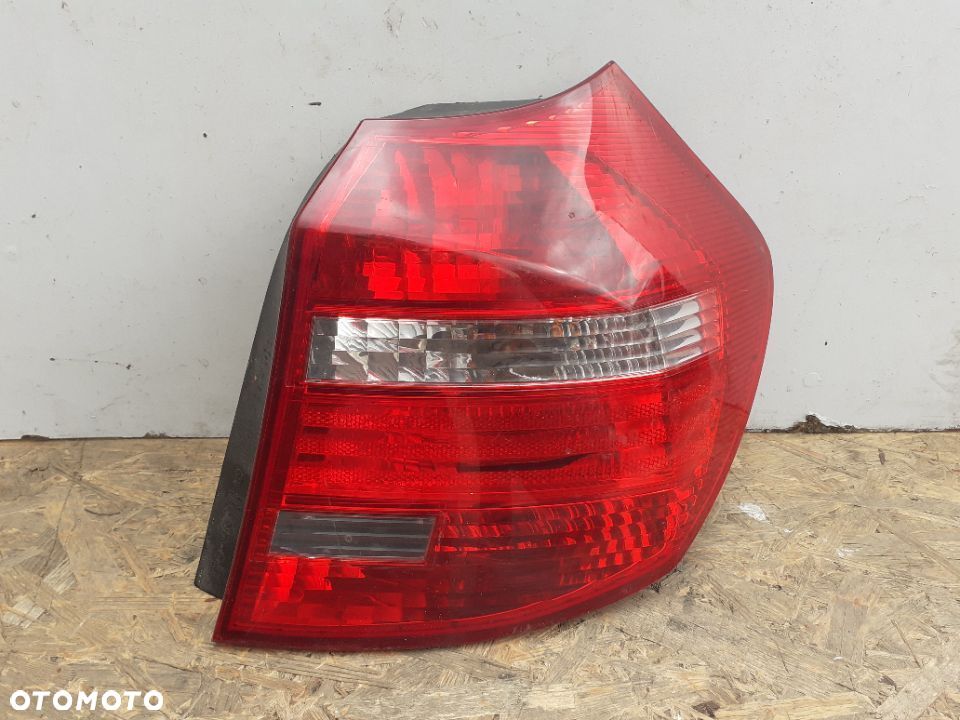 BMW 1 E87 LIFT LAMPA TYLNA TYŁ PRAWA - 1