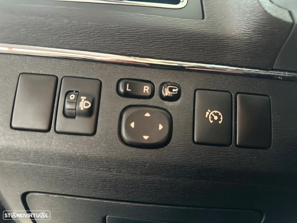 Toyota Avensis SW 2.0 D-4D Luxury+GPS - 10