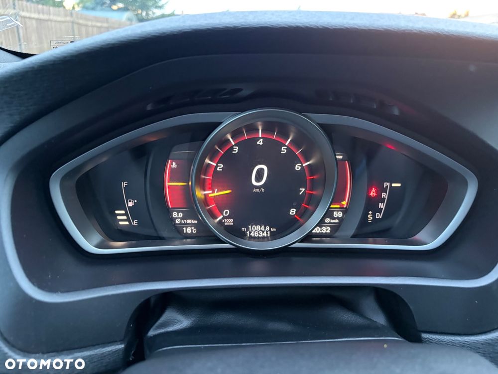 Volvo V40 T3 Drive-E R-Design Momentum - 11