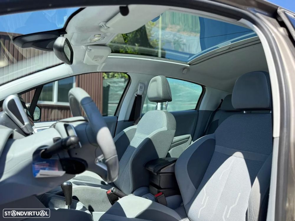 Peugeot 208 1.6 e-HDi Allure 2-Tronic - 17